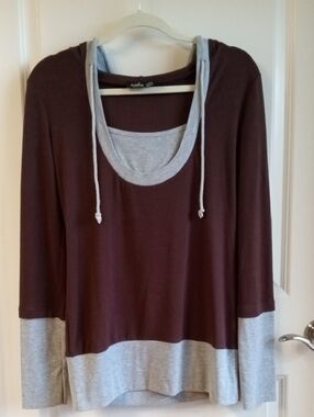 Kathlena Boutique Women's Brown & Gray Trim Hooded Long Sleeve Top. Size XL Jrs.